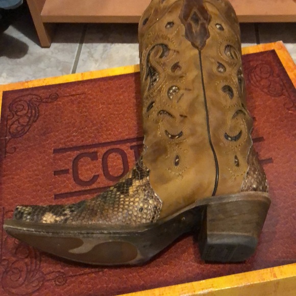 - CORRAL NEW Python Snakeskin Inlay Snip Toe Boots - Picture 10 of 13